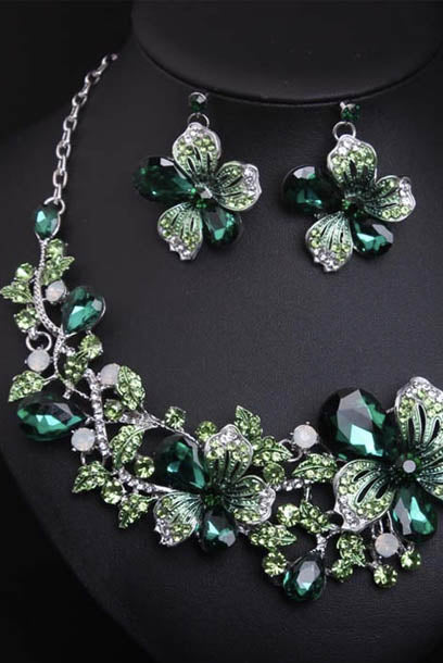 3D Floral Chunky Statement Necklace