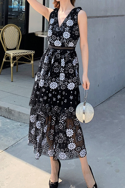 Sleeveless Floral Embellished Sequin Midi Tiered Dress