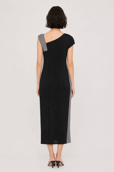 Plissé Contrast Panel Pleated Midi Dress