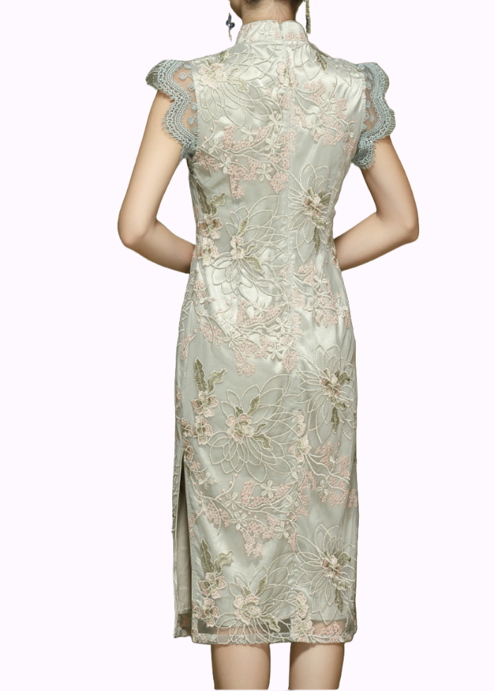 Sleeveless Floral Lace Cheongsam