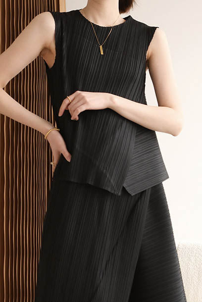 Pleats Pleats Sleeveless Asymmetrical Blouse + Skirt