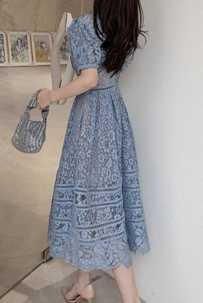 Puffed Sleeves Blue Lace Tiered Midi Dress