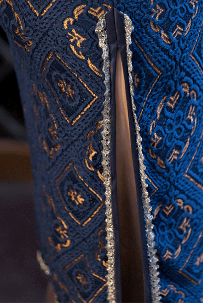 Elbow Sleeves Lace Embellished Cheongsam