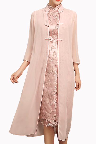 Sleeveless Pink Lace Cheongsam