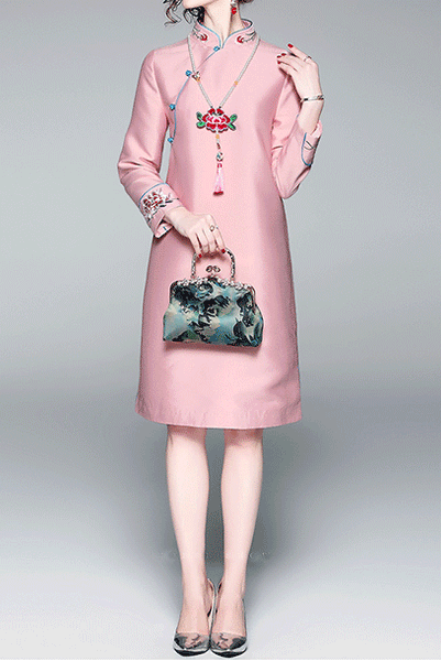 Long Sleeves Floral Embroidered Pink Jacquard Cheongsam