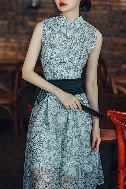 Sleeveless Monochrome Floral Cheongsam Dress