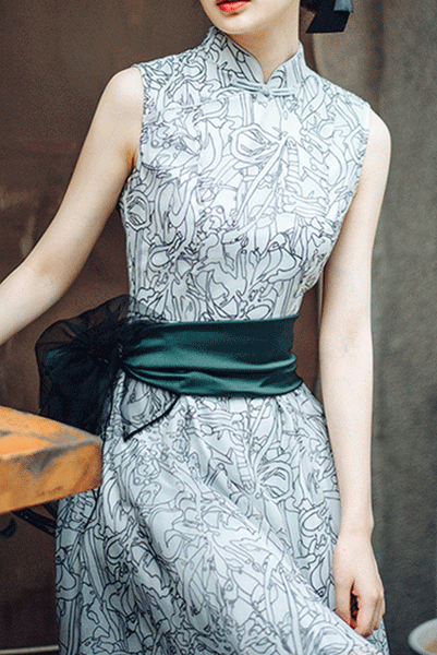 Sleeveless Monochrome Floral Cheongsam Dress