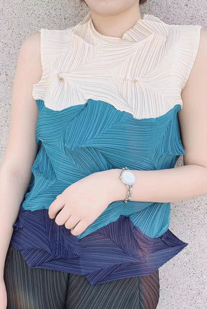 Sleeveless Asymmetrical Pleats Please Blouse